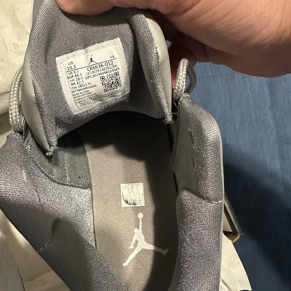 Men's Jordan Max Aura 2 - Picture 4 of 7